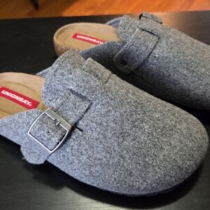 Unionbay Gray Buckle Clogs